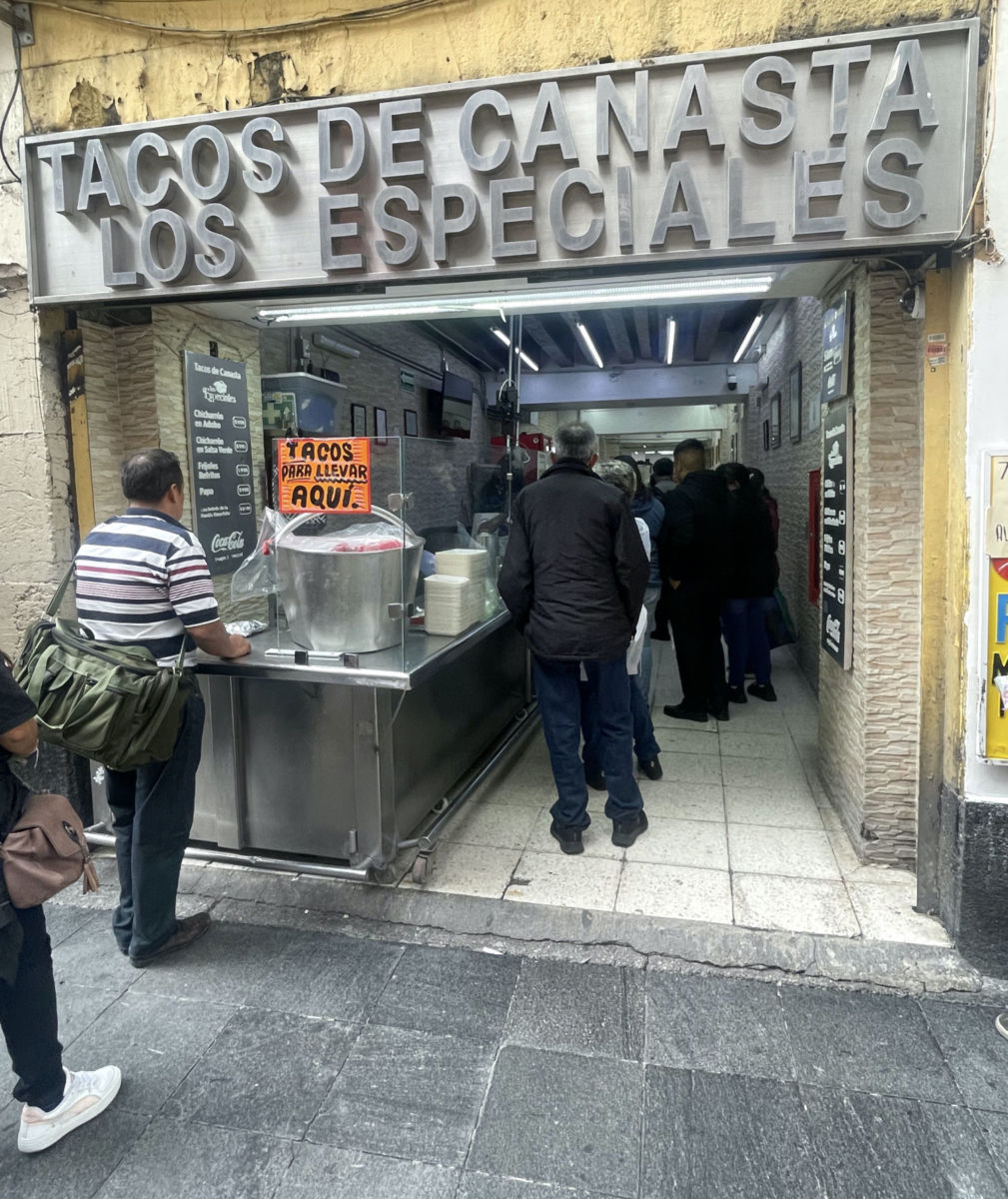 Tacos de Canasta Los Especiales