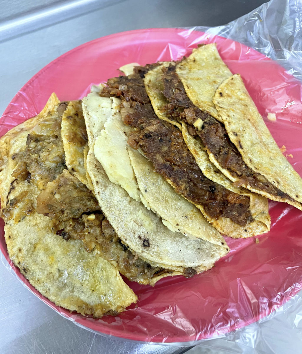 Tacos de Canasta Los Especiales