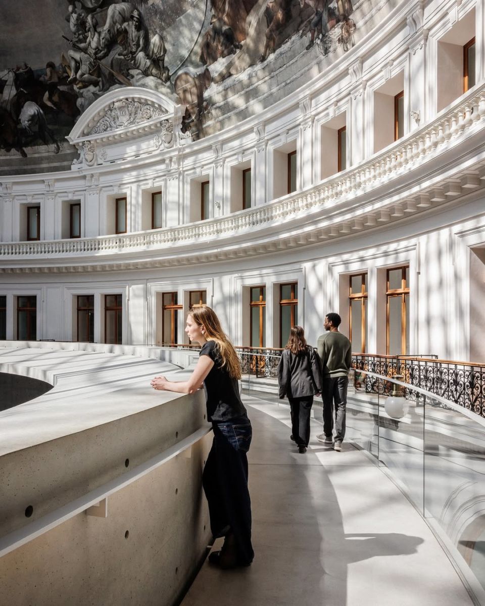 Edificios históricos en paris que ahora son museos.