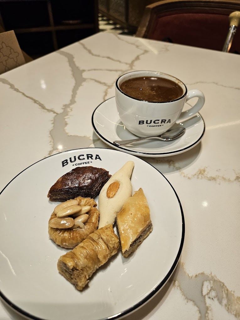 Baklava y dulces árabes en Bucra Café