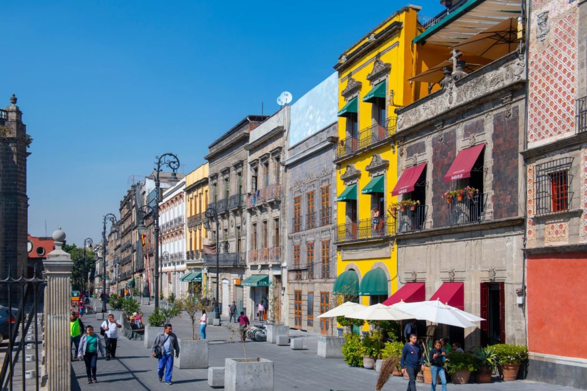 En el centro todos caminan por Madero pero el corredor República de Guatemala también tiene lo suyo