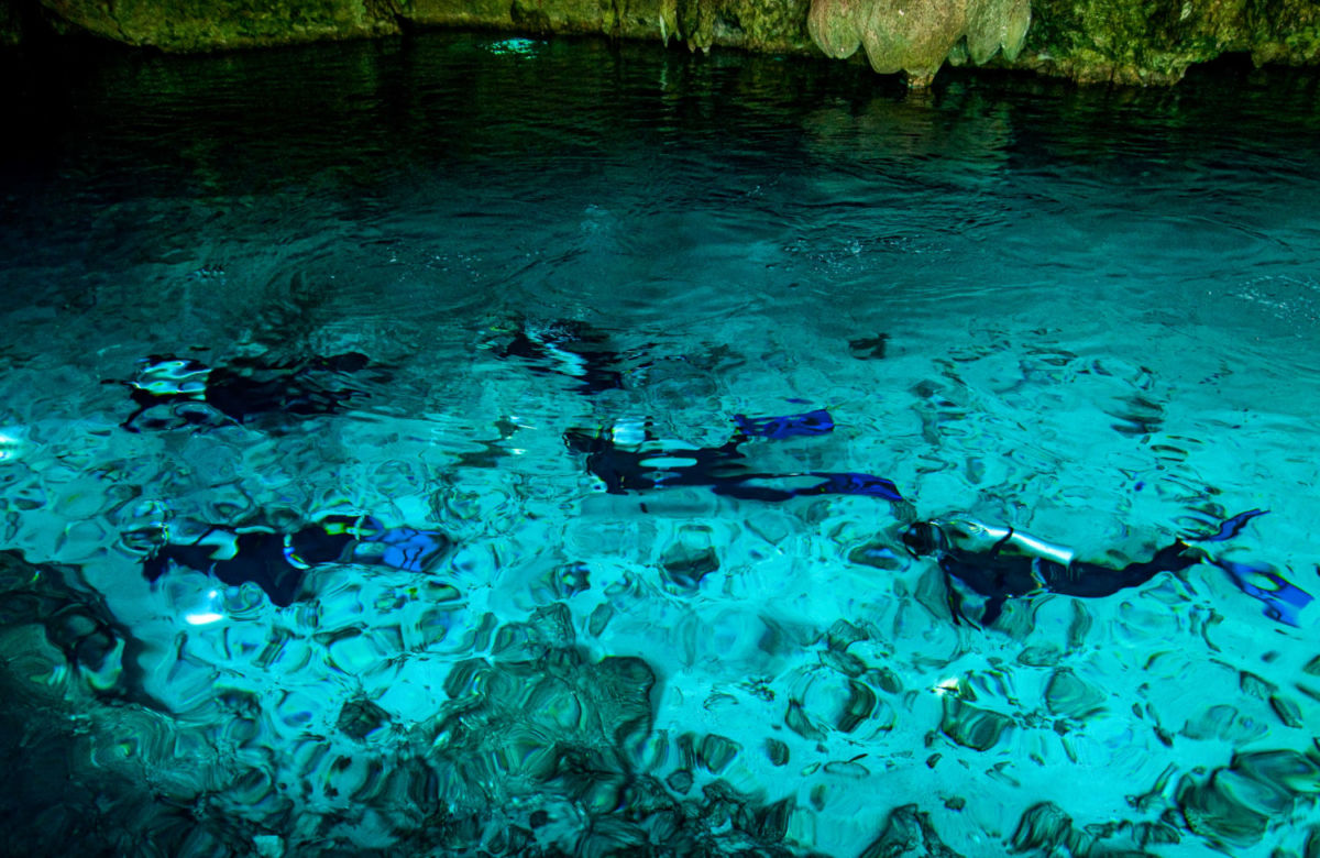 cenote en la Riviera Maya 