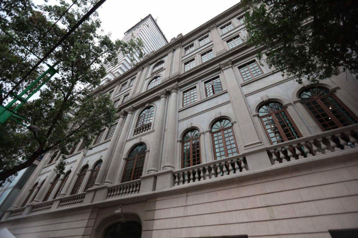 Aquí estuvo el zoológico de Moctezuma y hoy es un precioso centro cultural a un lado de la Torre Latino