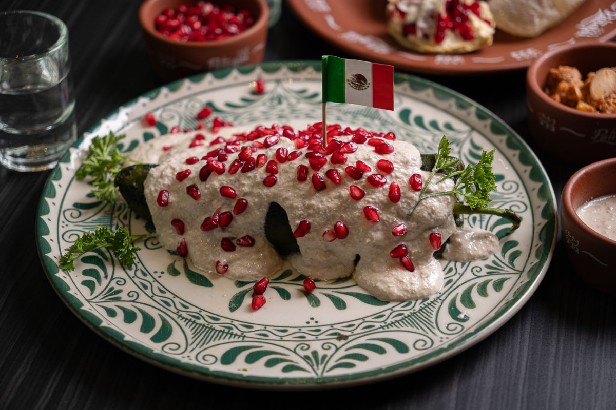 Chile en nogada tradicional de Los Panchos