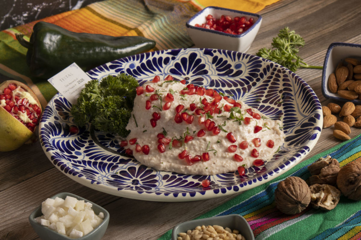 Si amas el chile en nogada tradicional y odias que lo reinventen, estos restaurantes en CDMX se apegan a la receta