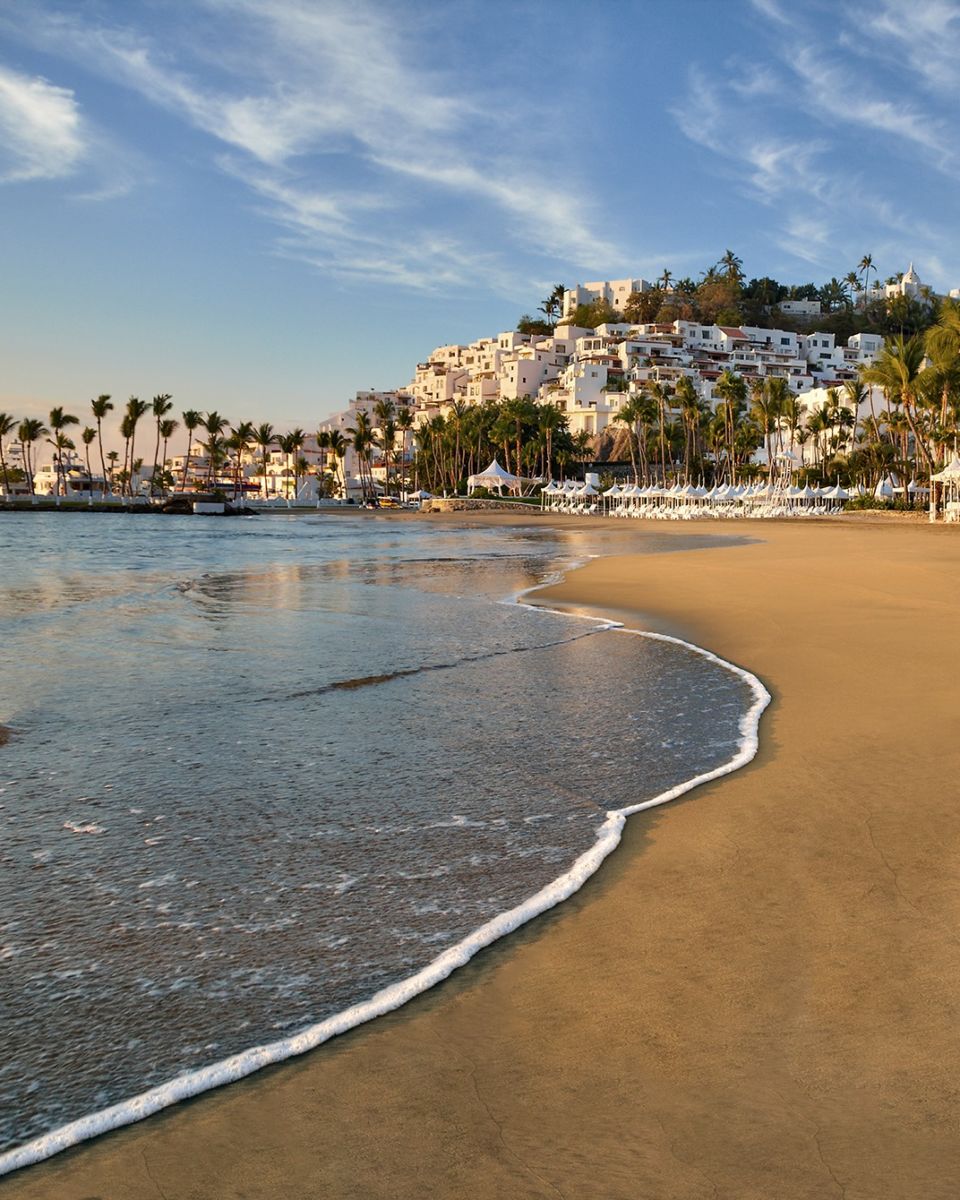 Colima tiene playas limpias, bonitas y baratas 