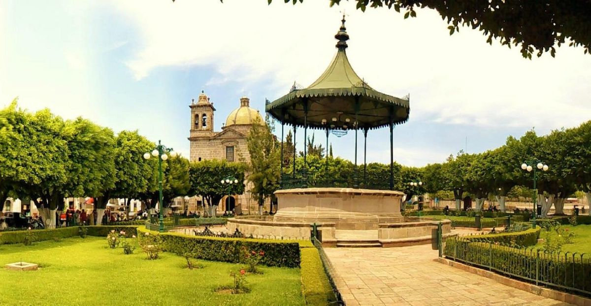 Kiosco de Cuitzeo, Michoacán