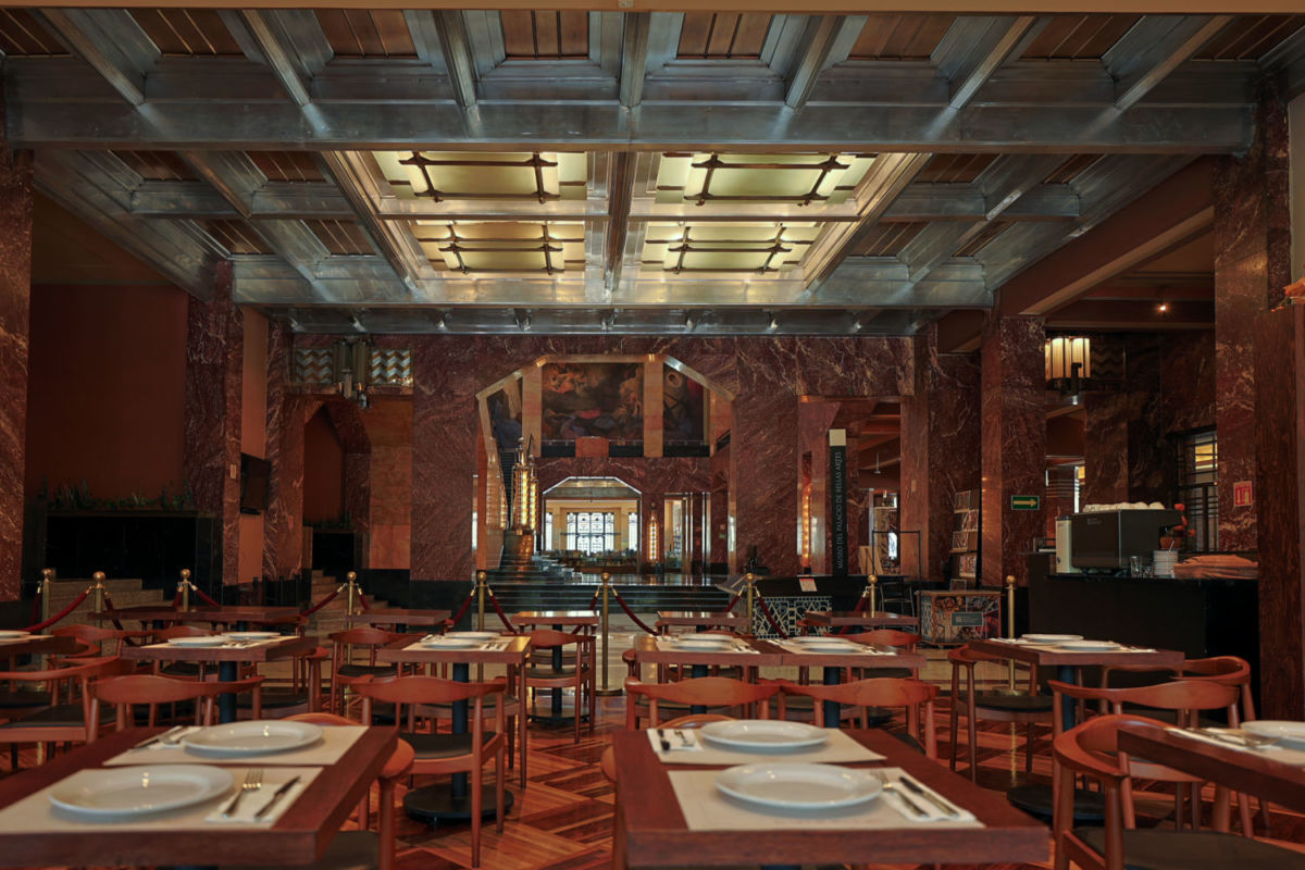 ¿Sabías que dentro de Bellas Artes hay un restaurante? y de vez en cuando ofrece menús inspirados en las exposiciones