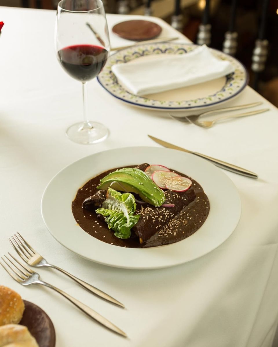 El mole negro es un plati típico de la gastronomía poblana 