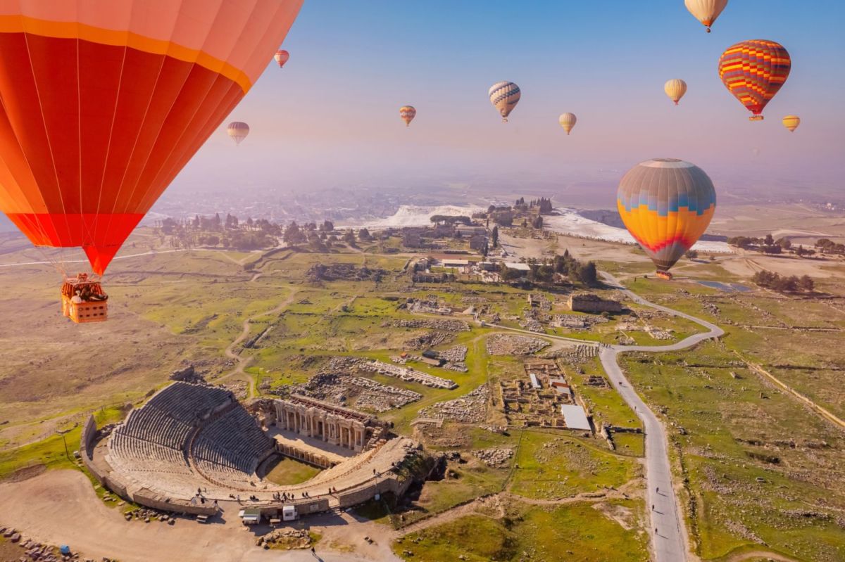 Viaje en globo aerostático sobre Hierápolis y Pamukkale