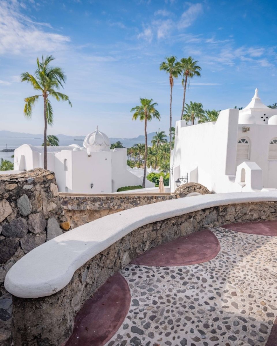 Hotel Las Hadas by Brisas