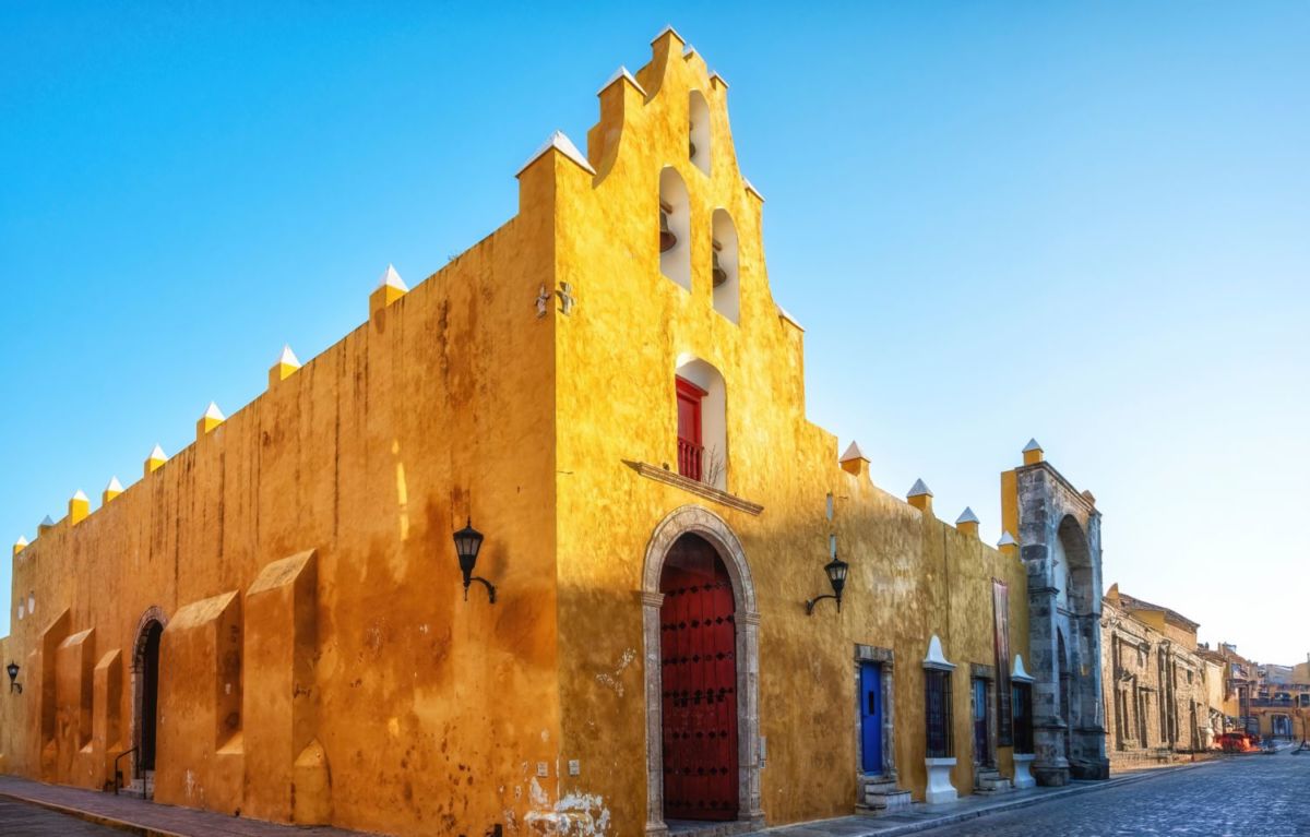 Esta iglesia es de estilo barroco y neoclásico 