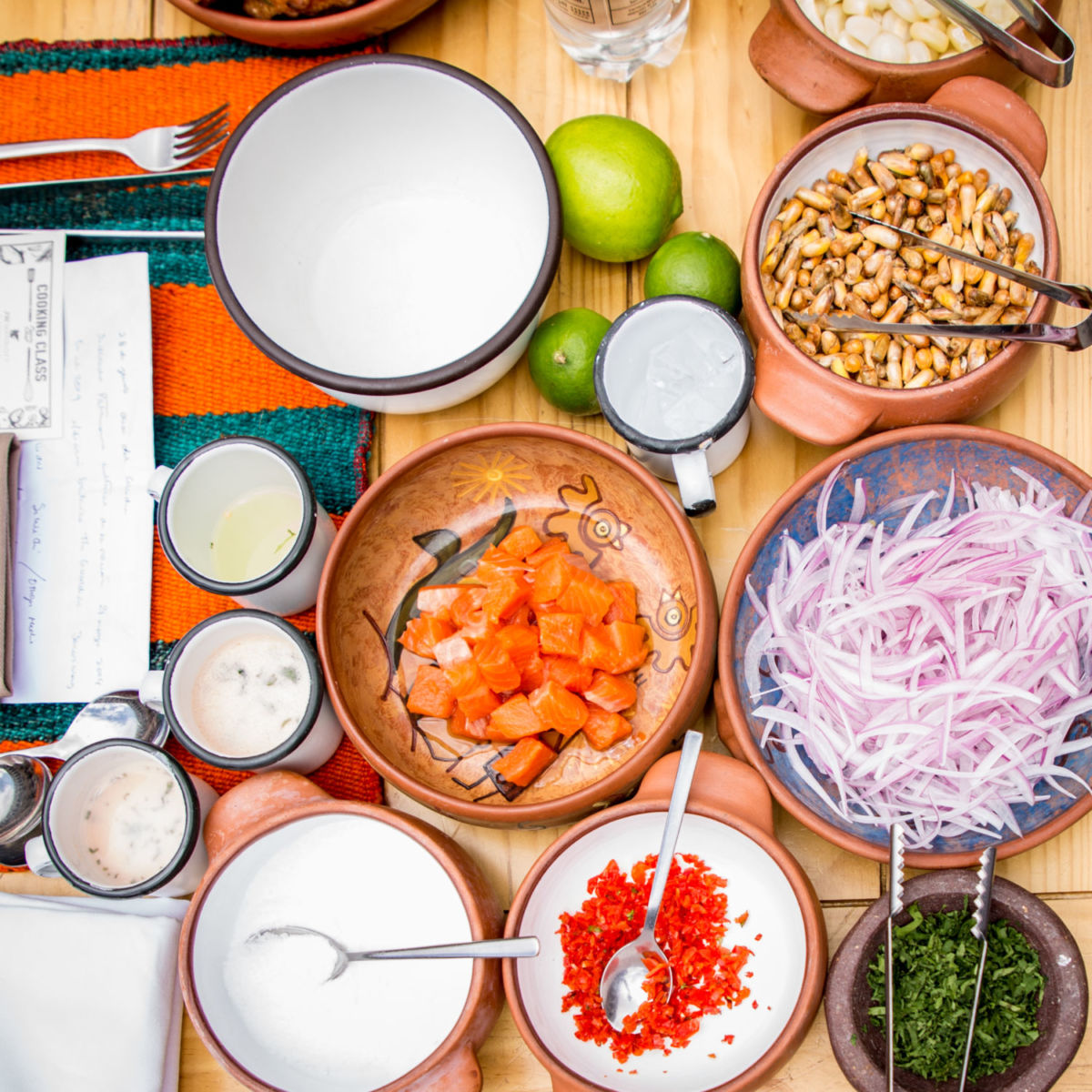 El ceviche es un plato típico de Perú 