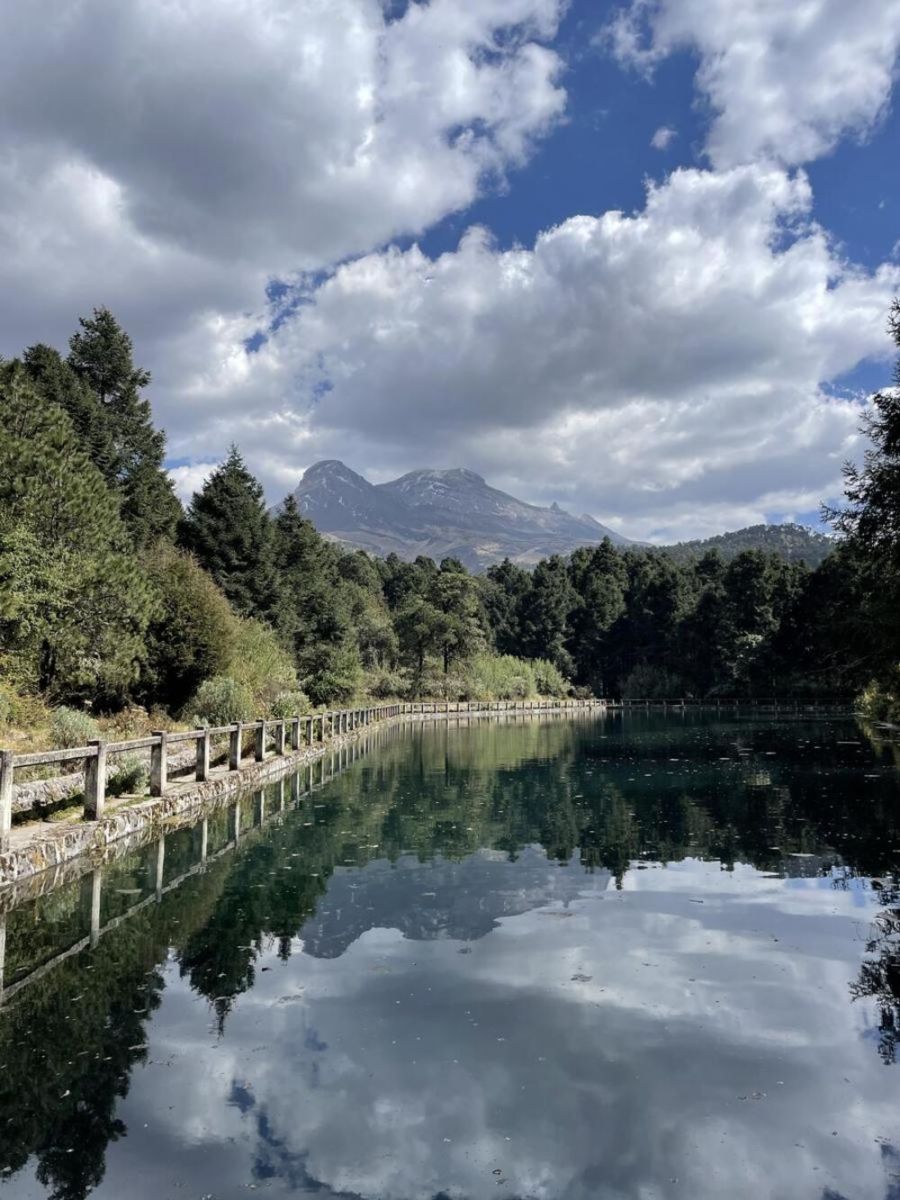 Lago de Nexcoalango en el Estado de México