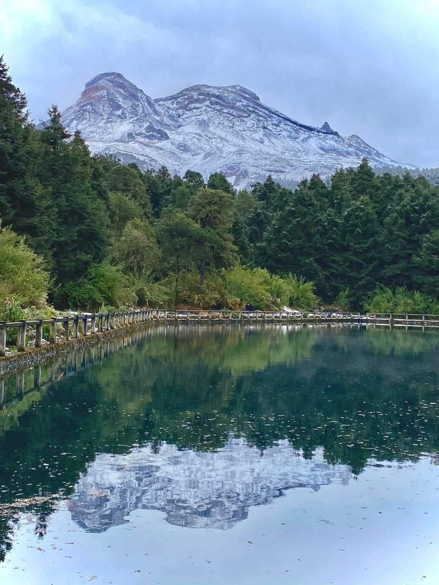 Lago de Nexcoalango en el Estado de México