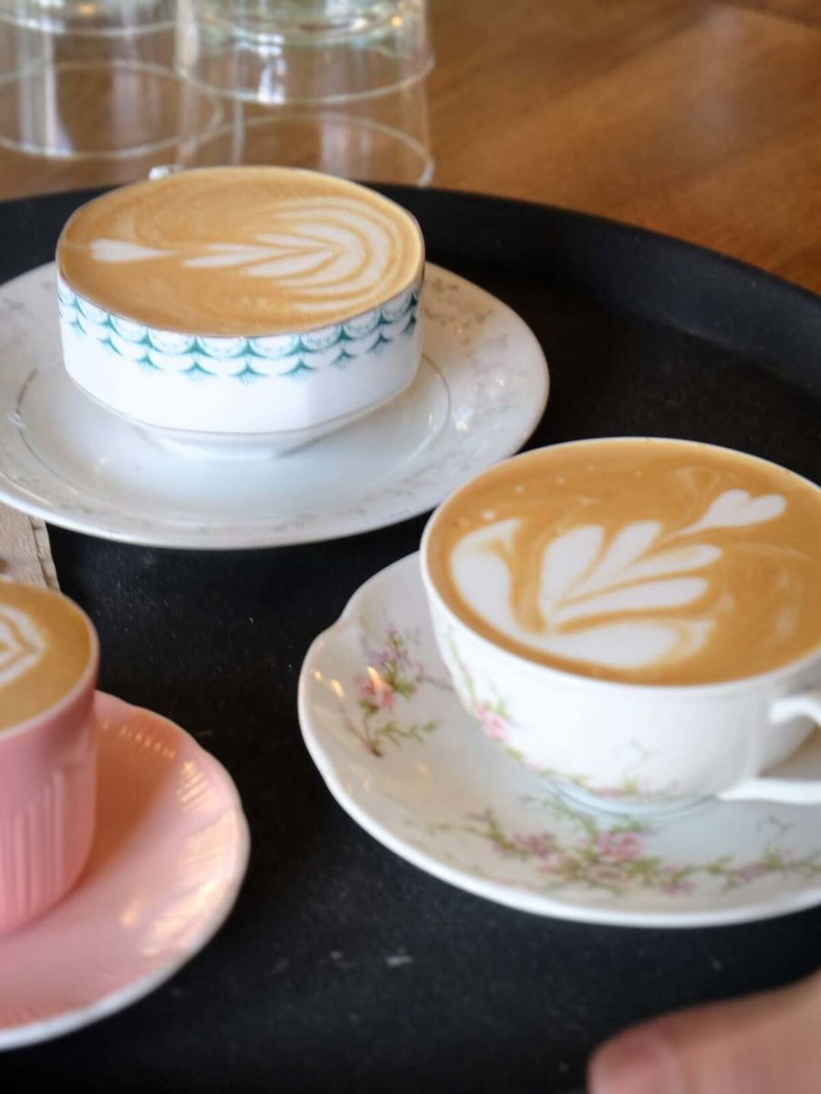 5 lattes con leche de avena que sí valen la pena en la CDMX