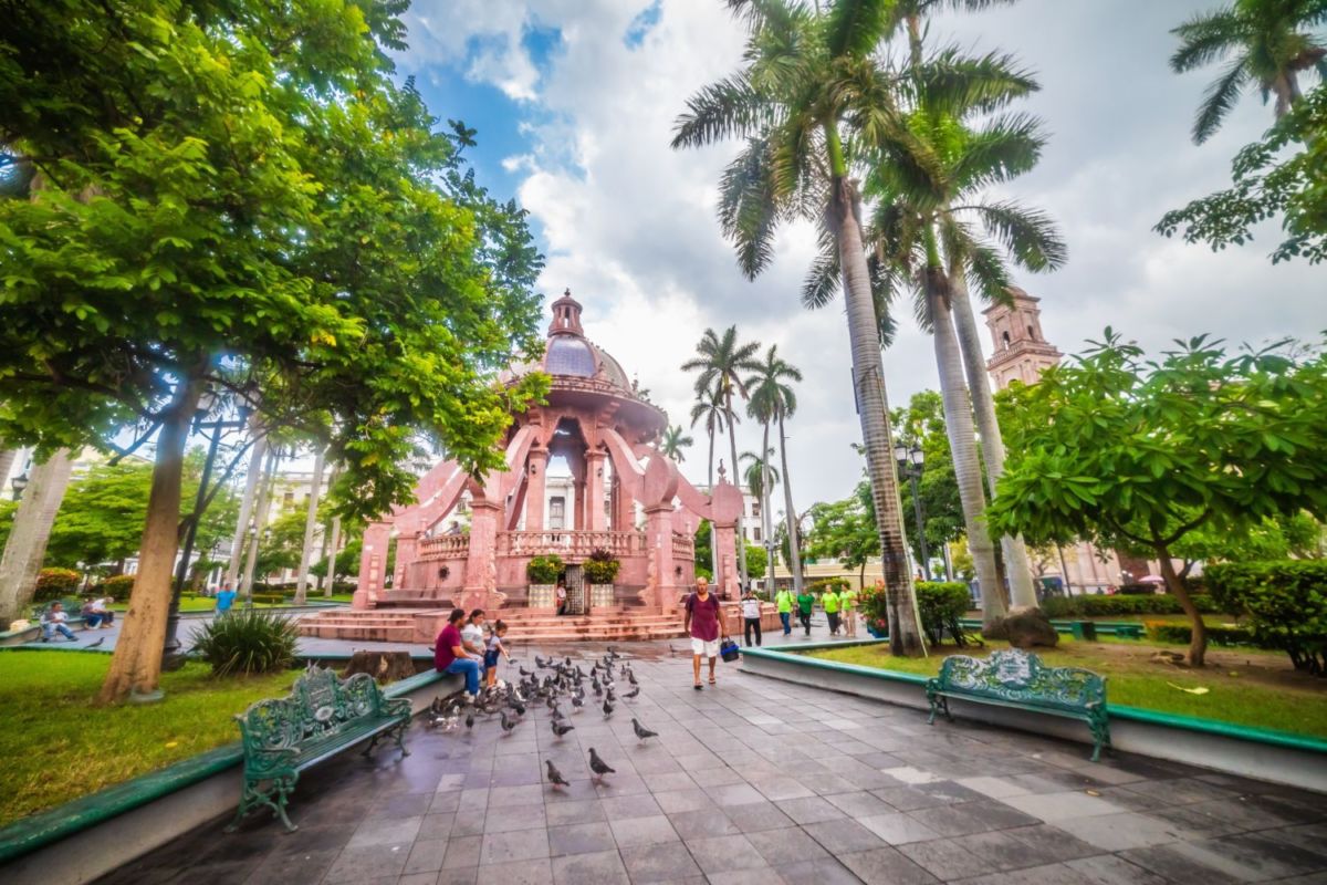 Kiosco ‘Pulpo Rosa’ en la Plaza de Armas