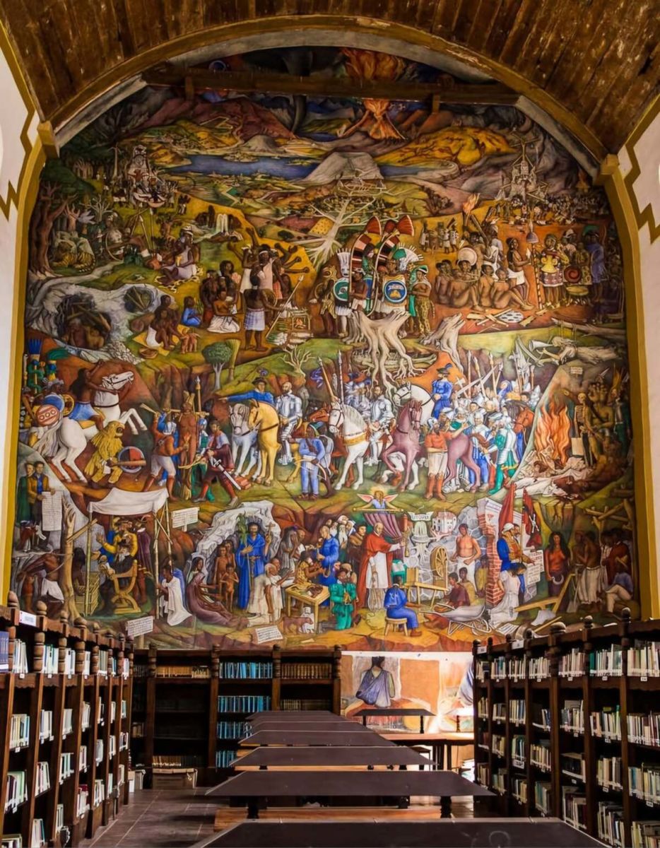 Antes de iniciar tu recorrido por Pátzcuaro, conoce el mural de Juan O’Gorman en el corazón de este Pueblo Mágico