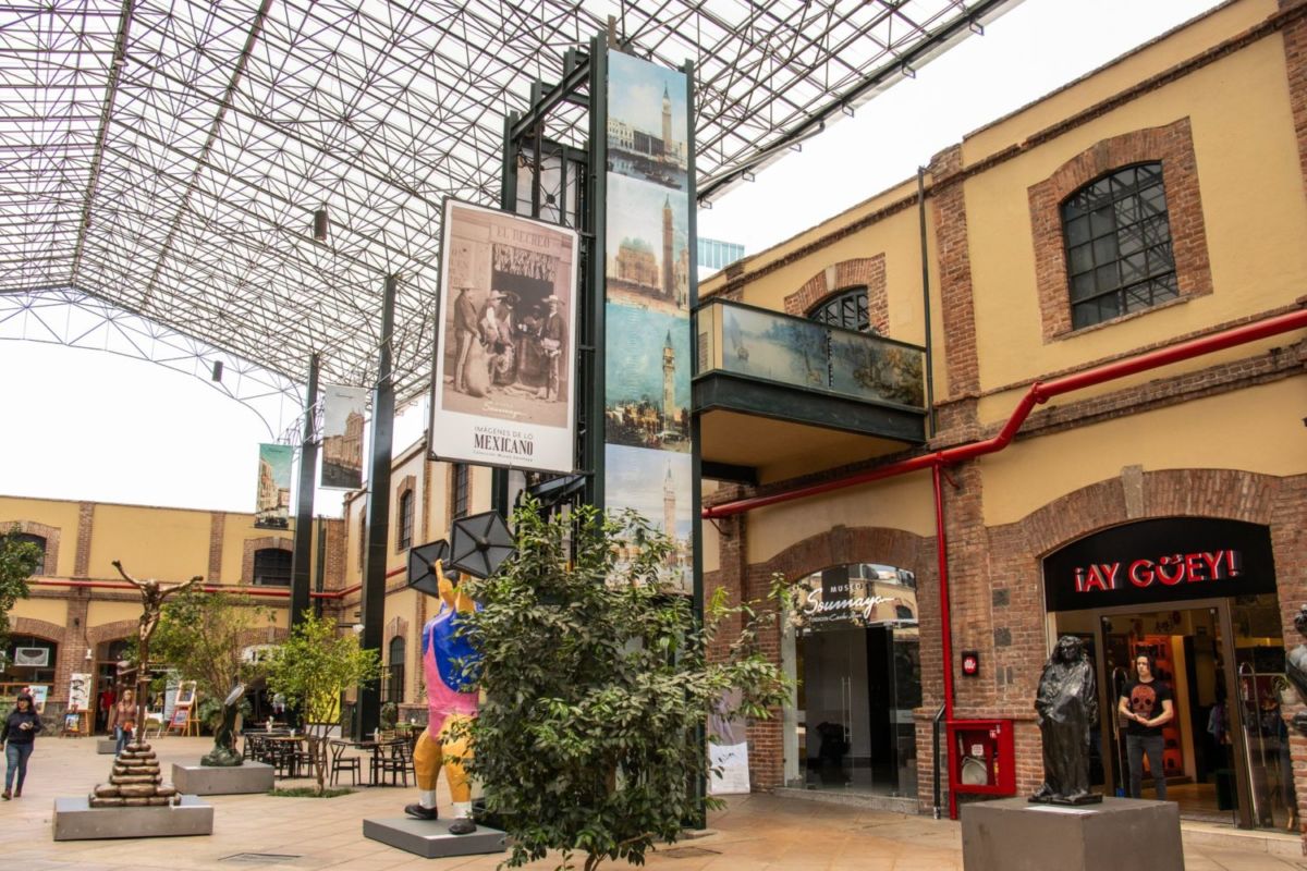 Museo Soumaya en la Plaza Loreto