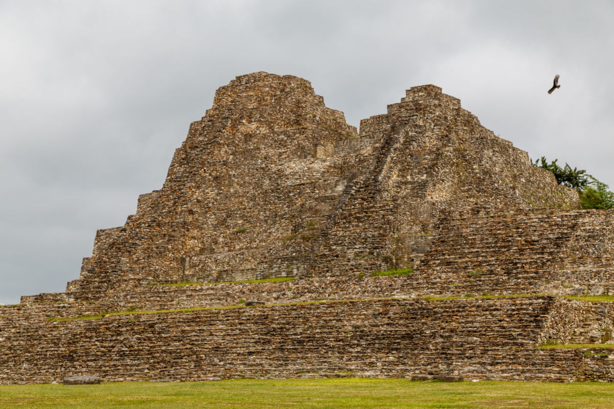 La pirámide doble también es conocida como Edificio 14
