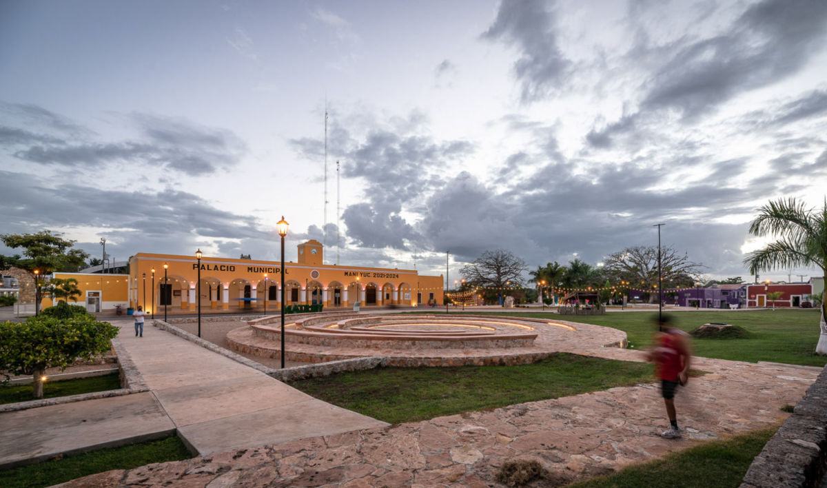 Plaza principal de Maní