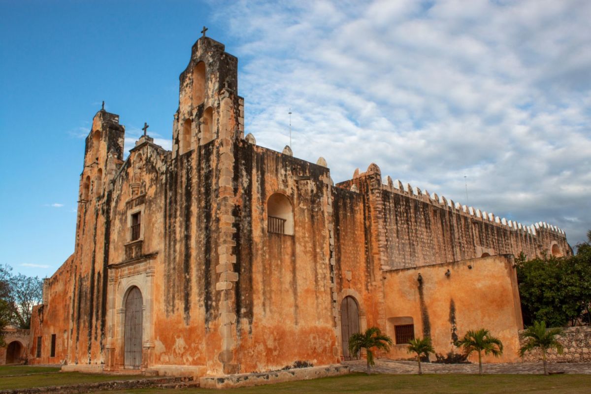 Iglesia y Convento de San Miguel Arcángel en Maní 