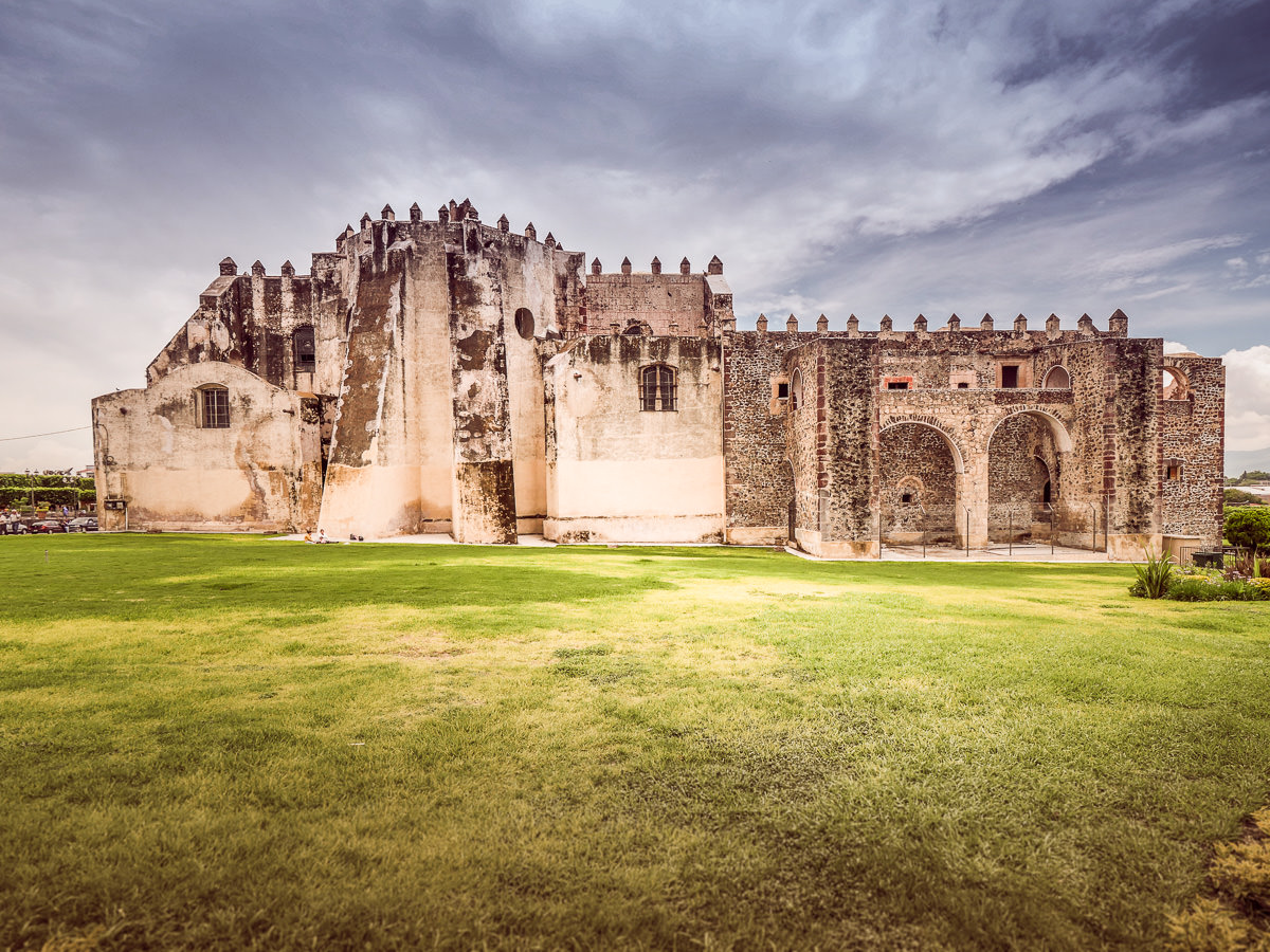 Parece un castillo inglés pero es uno de los conventos más asombrosos de México y está en el centro de este Pueblo Mágico