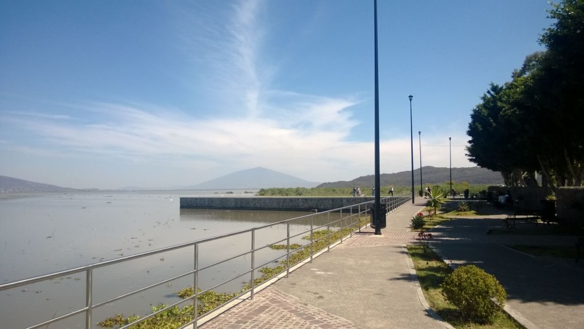 Malecón del lago de Yuriria 