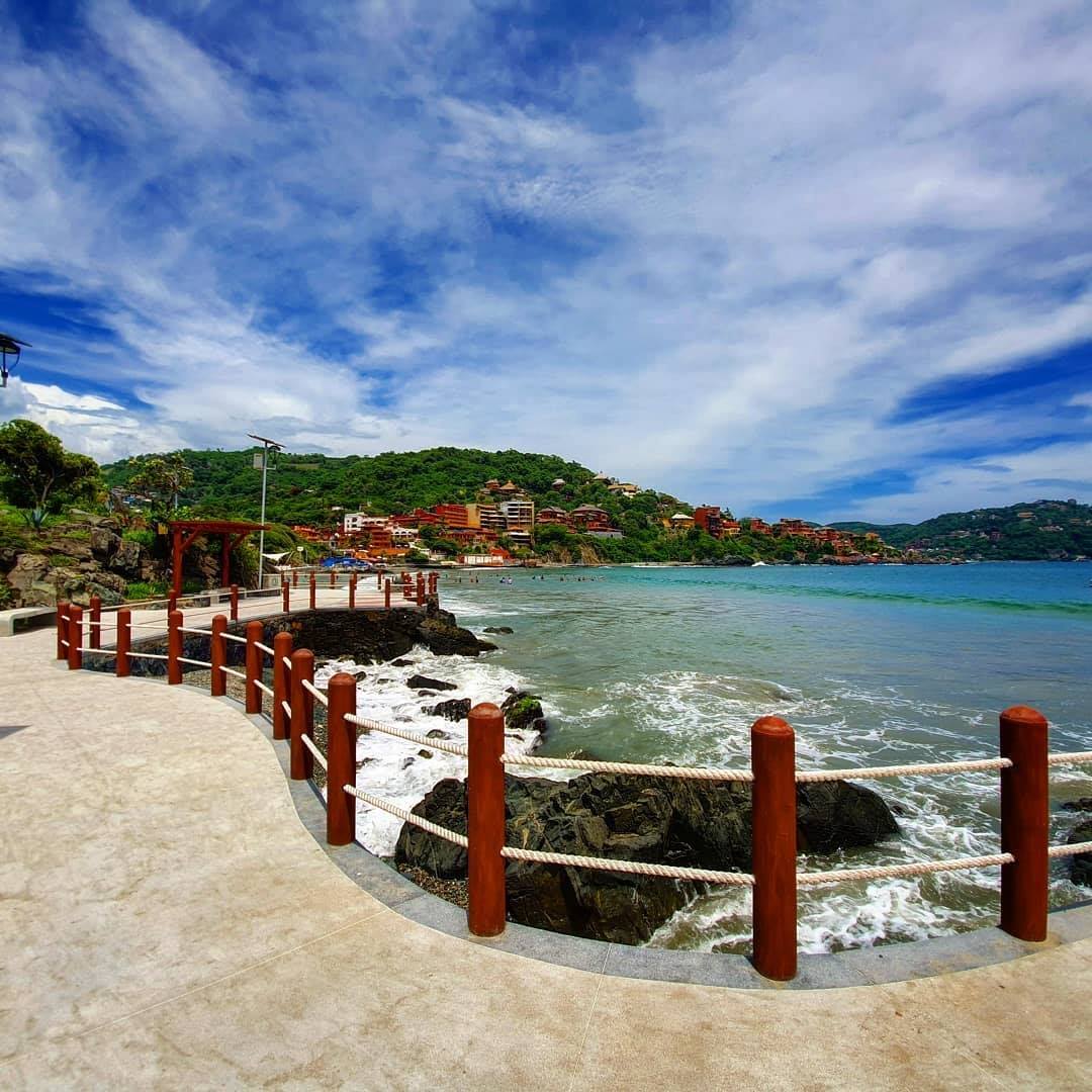 Malecón Paseo del Pescador en Ixtapa Zihuatanejo 