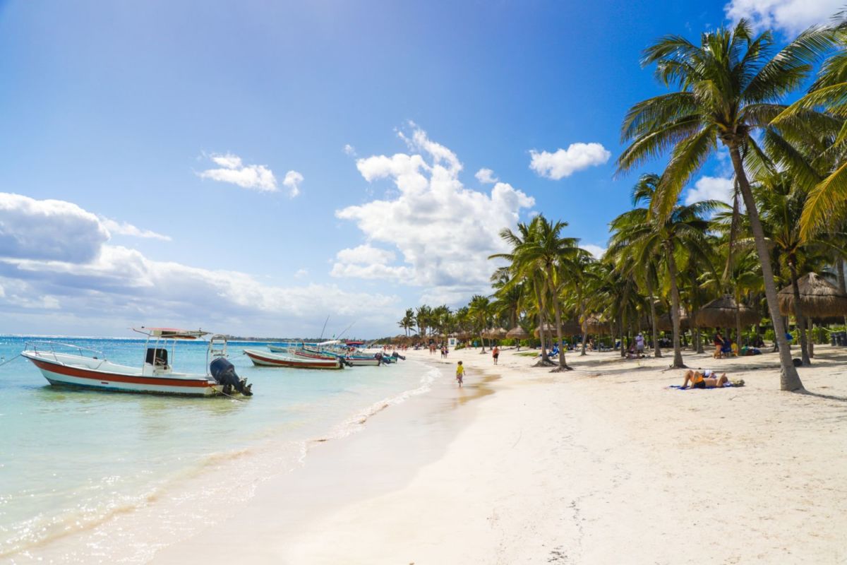 Akumal es una parada en el tramo 5 del tren maya 