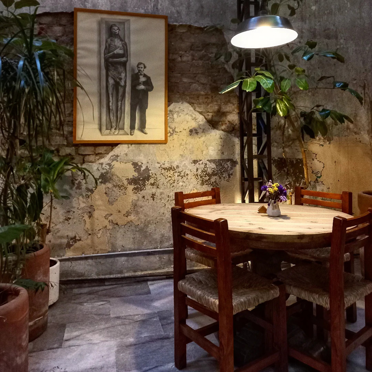 A que no sabías que este rinconcito del Centro es un restaurante de fusión asiática y una tienda de arte y diseño