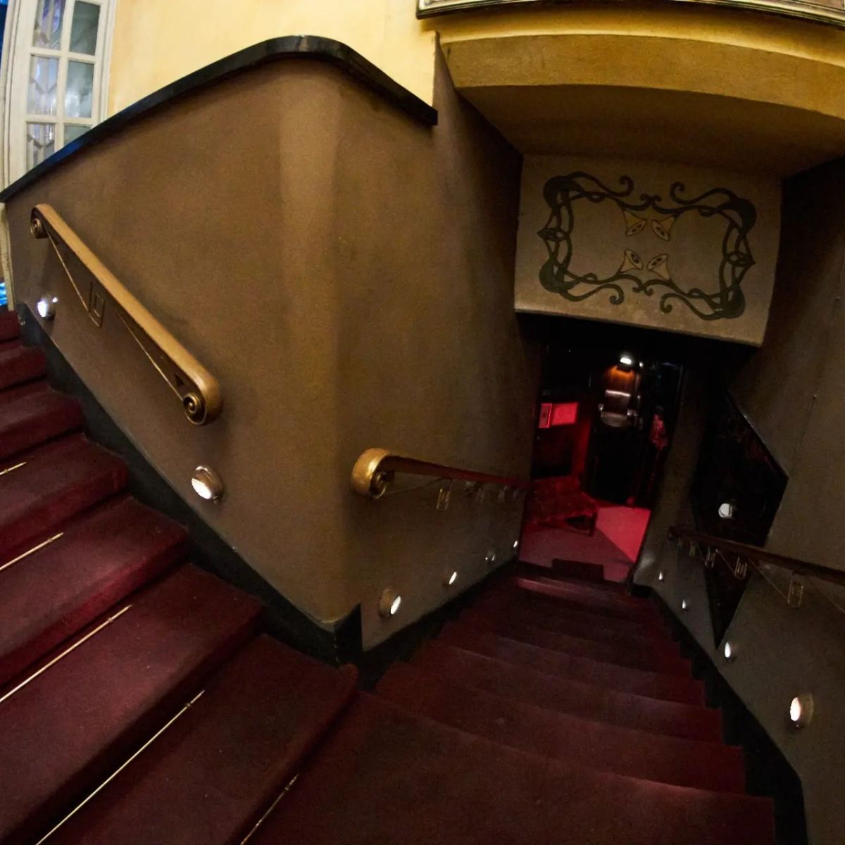 Dicen que este lugar fue el primer ‘speakeasy’ de la CDMX y que Agustín Lara y José Alfredo Jimenez eran clientes frecuentes