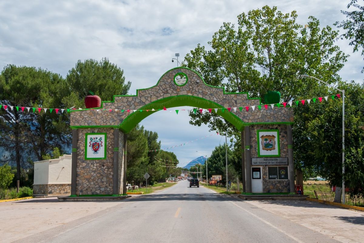 Entrada al pueblo de San Antonio de las Alazanas en Coahuila 