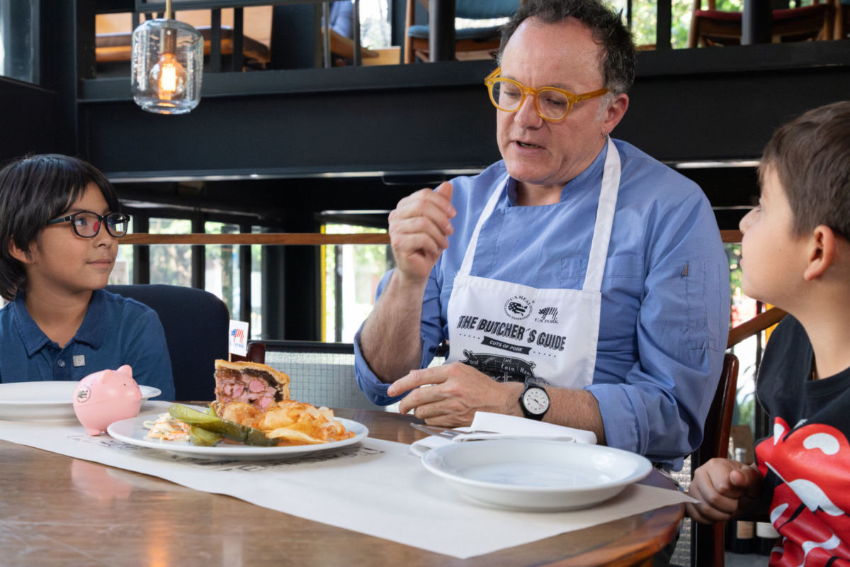 Chef mexicano crea un nuevo menú infantil