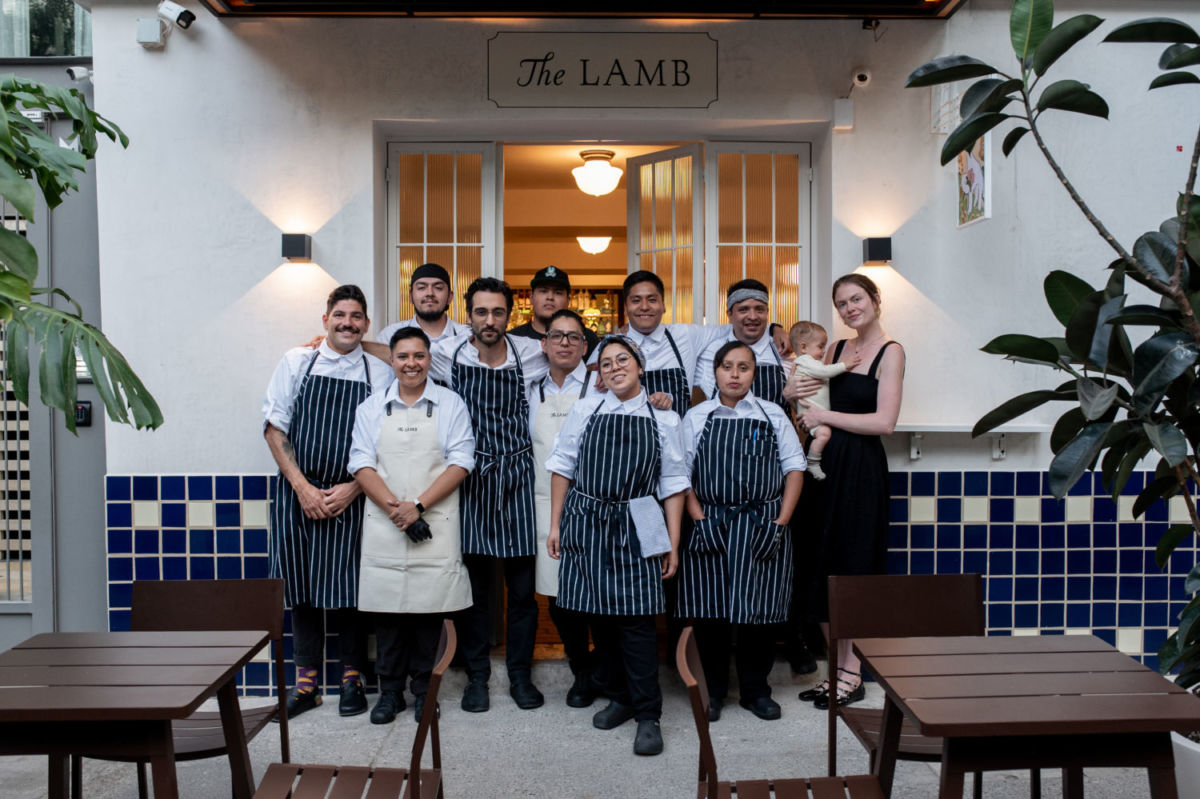 Poppy Powell y Federico Patiño