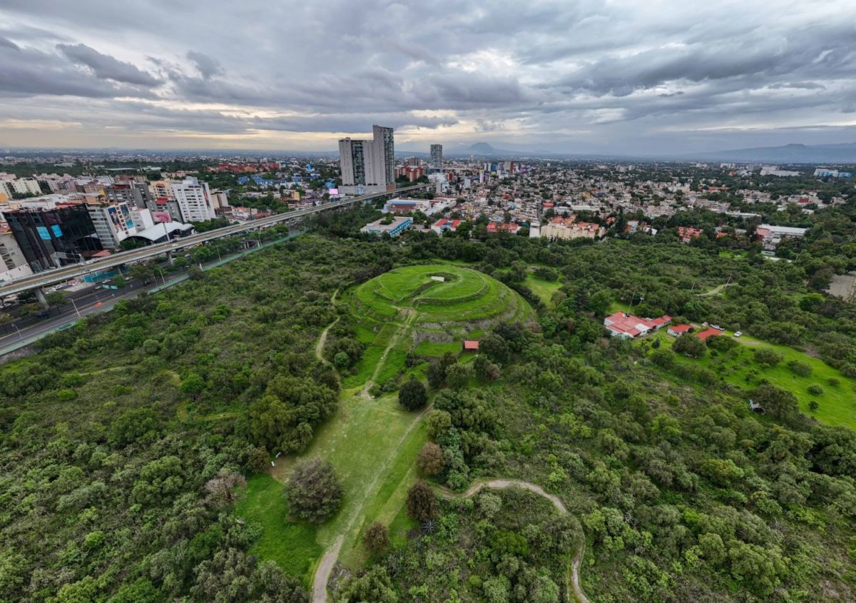 Todos van a Teotihuacán o al Templo Mayor pero no conocen estas pirámides que también está en medio de la ciudad