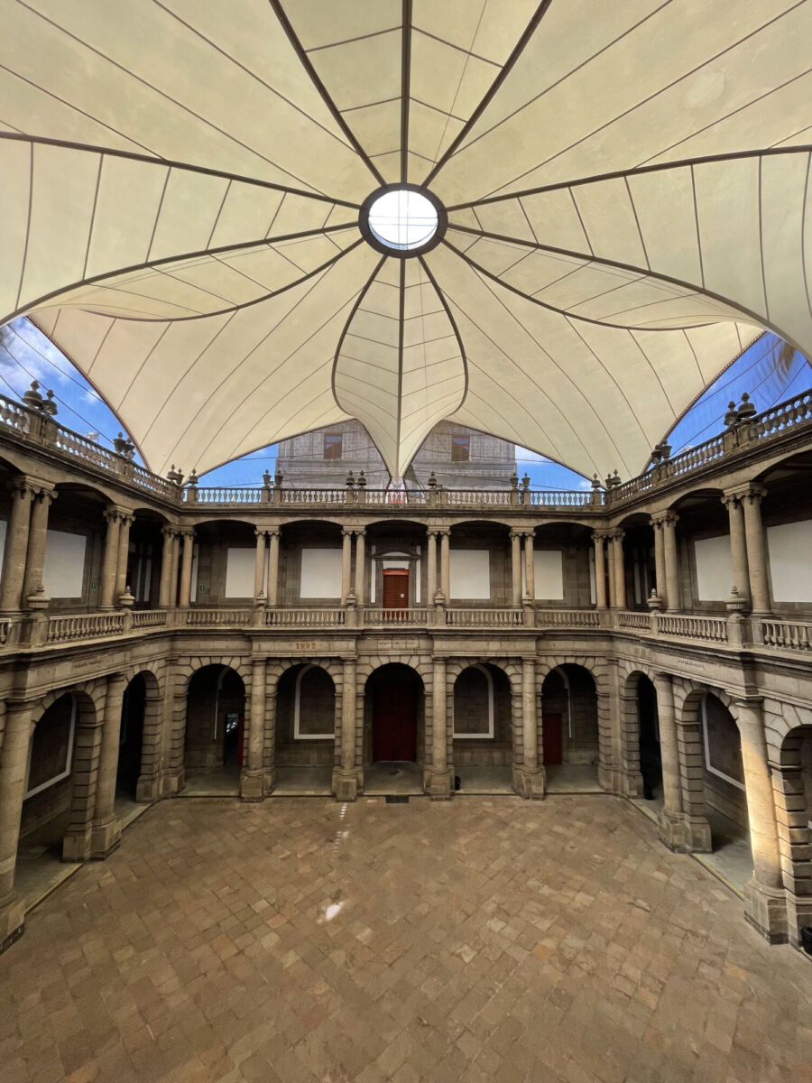 Patio central del Palacio de Minería
