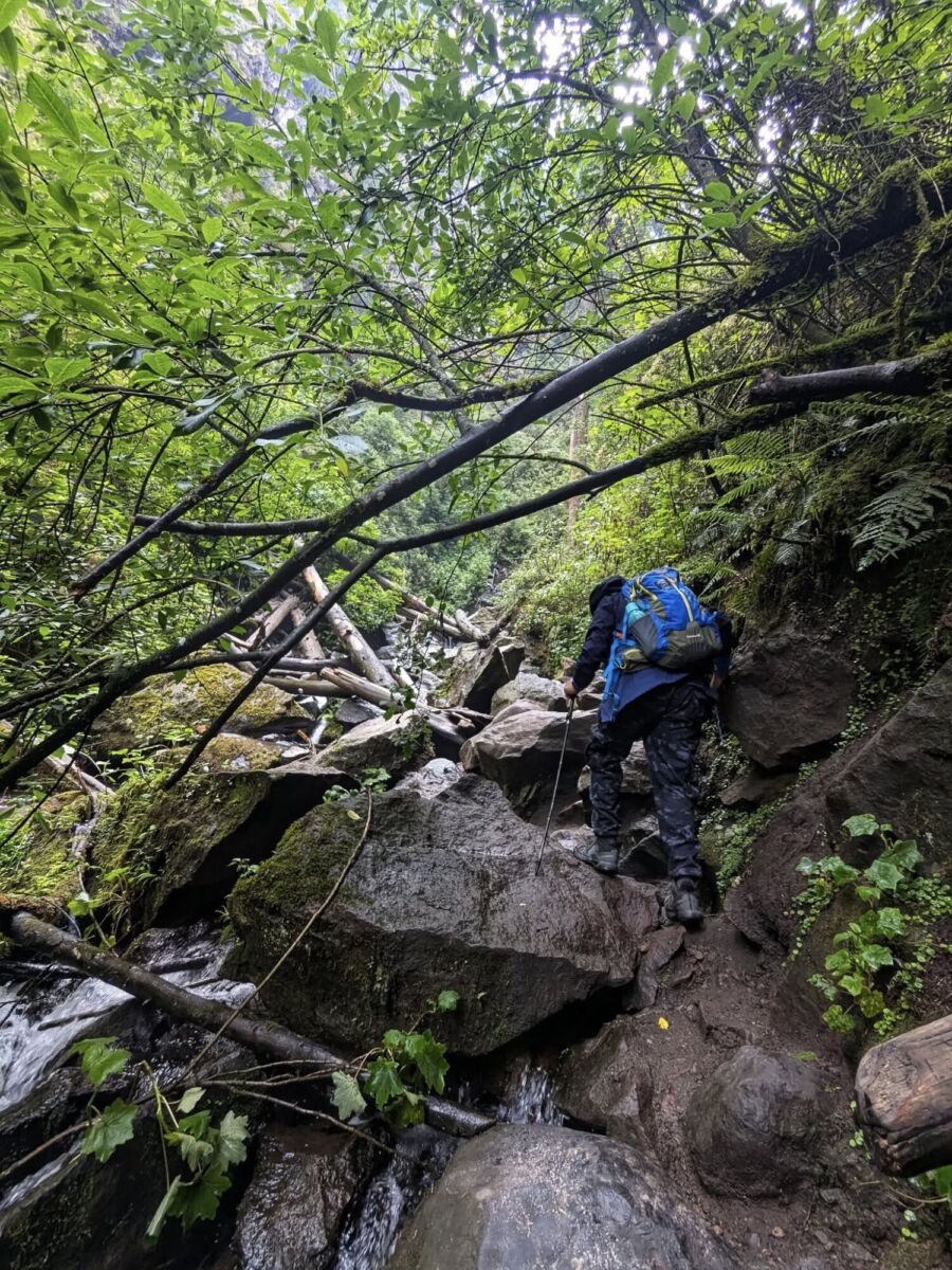 Camino a la Cascada de los Diamantes