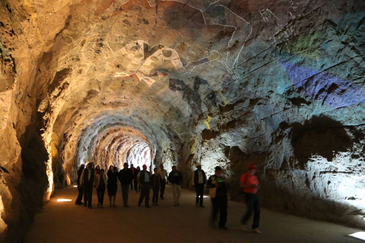 Cueva de la Presa de Huites en Sinaloa