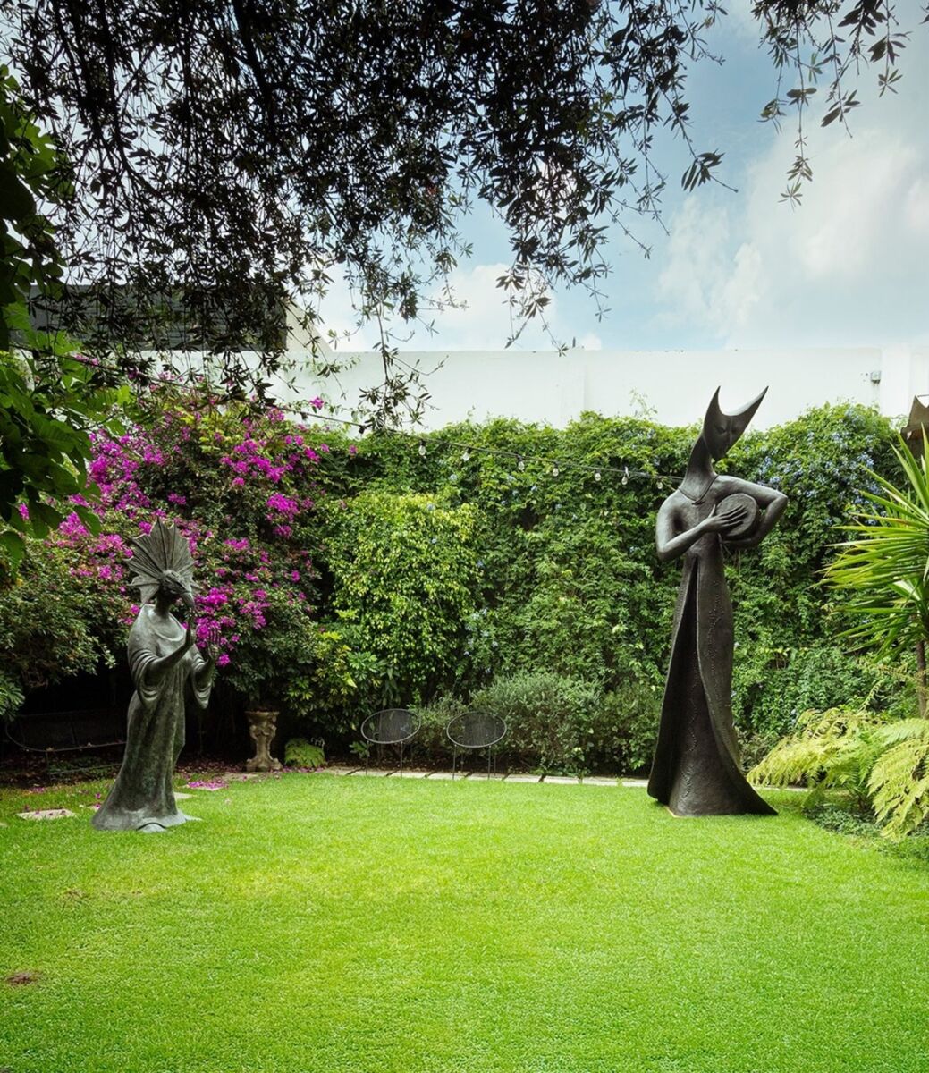 En este jardín secreto hay una expo gratis con esculturas monumentales de Leonora Carrington (ve a verla antes de que se acabe)