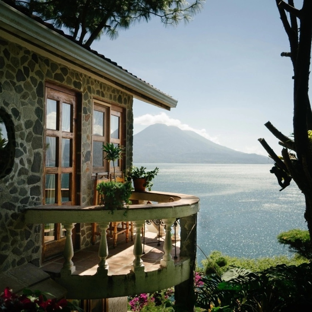 hotel la casa del mundo lago de atitlán guatemala