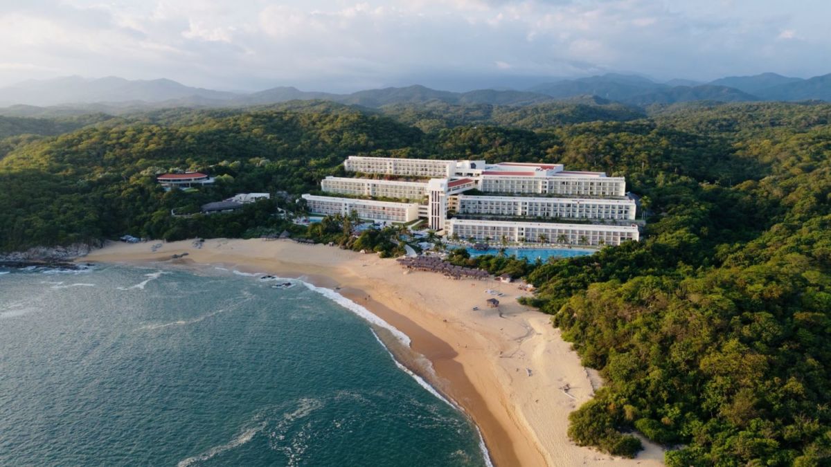 Hotel Secrets Huatulco