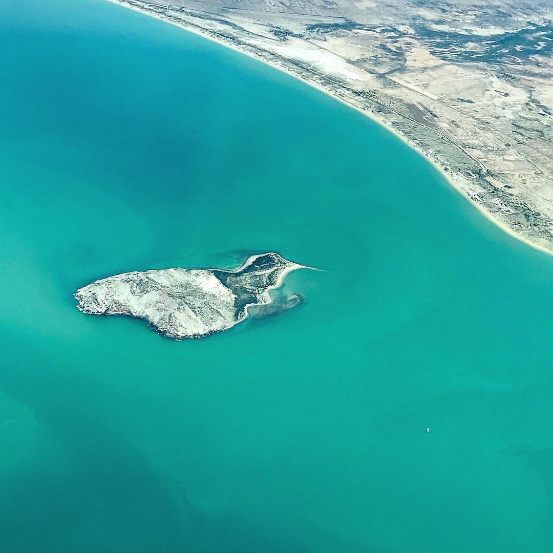 La Isla Tiburón se localiza en la localidad de Bahía de Kino, en Sonora 