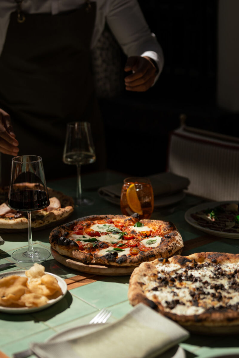 Osteria Mattea es un restaurante que ofrece platos típicos del sur de Italia 