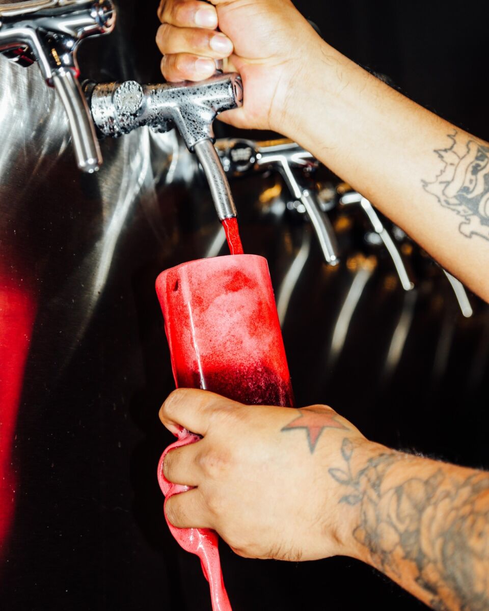 Es el primer bar de ‘cócteles en draft’ de la CDMX y tienes que ir a vivir la experiencia (ningún cóctel decepciona) 