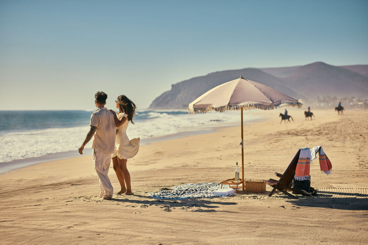 El Perdido ofrece un picnic en la playa con todo incluido, desde el montaje hasta la comida y bebidas 
