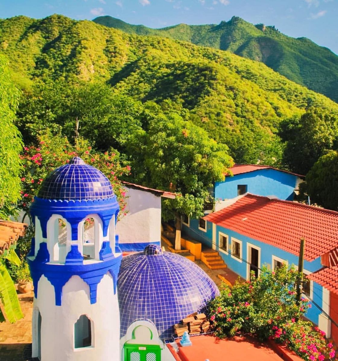 Qué ver y qué hacer en el Pueblo Mágico más verde y colorido de Chihuahua que se esconde en la Sierra Tarahumara