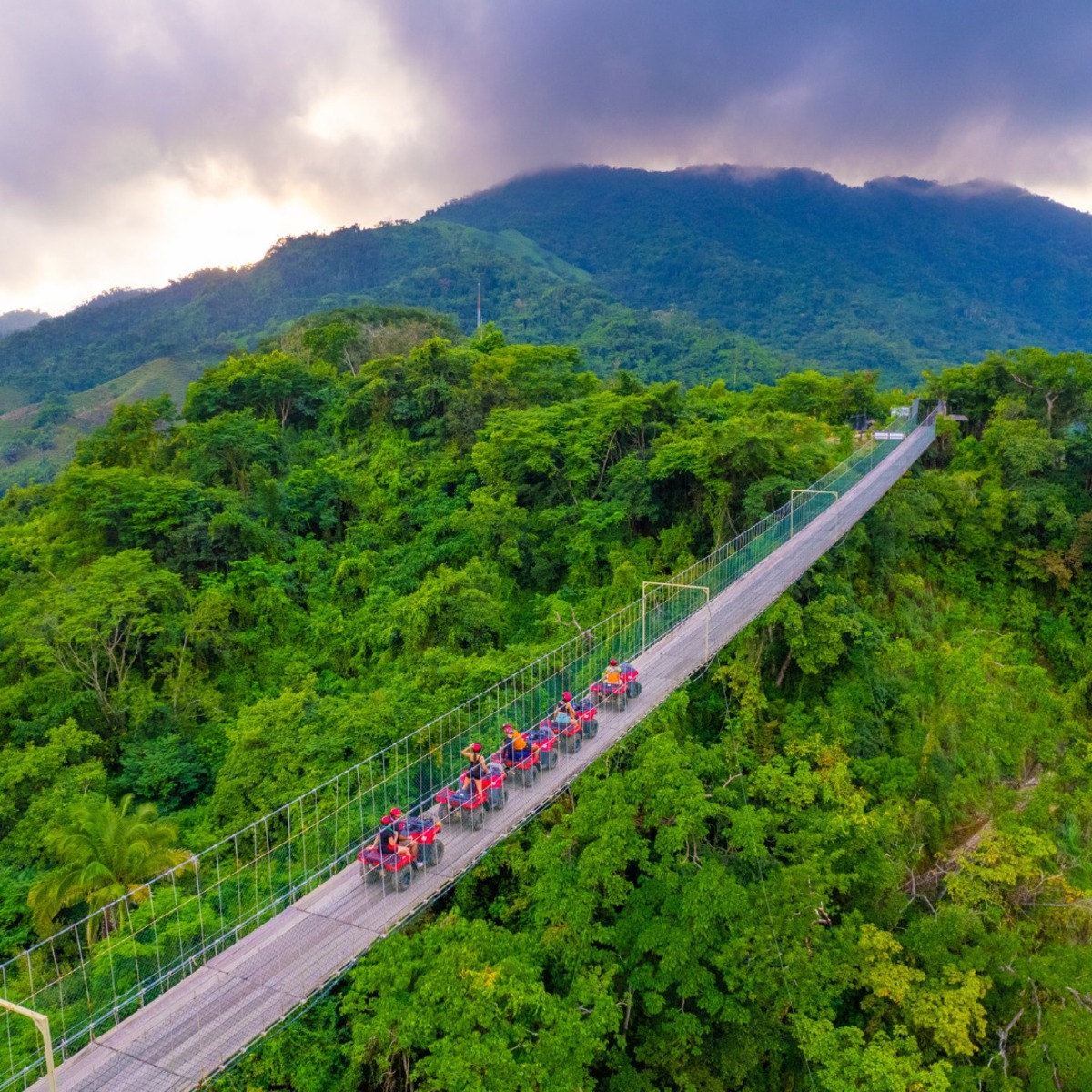 Este es uno de los puentes colgantes más largos de México y hay un recorrido para atravesarlo en cuatrimoto