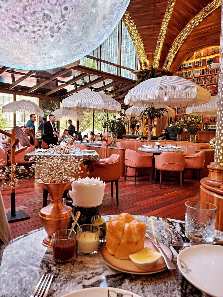 En este restaurante de Guadalajara puedes desayunar, comer o cenar viendo la Tierra y la Luna desde tu asiento 