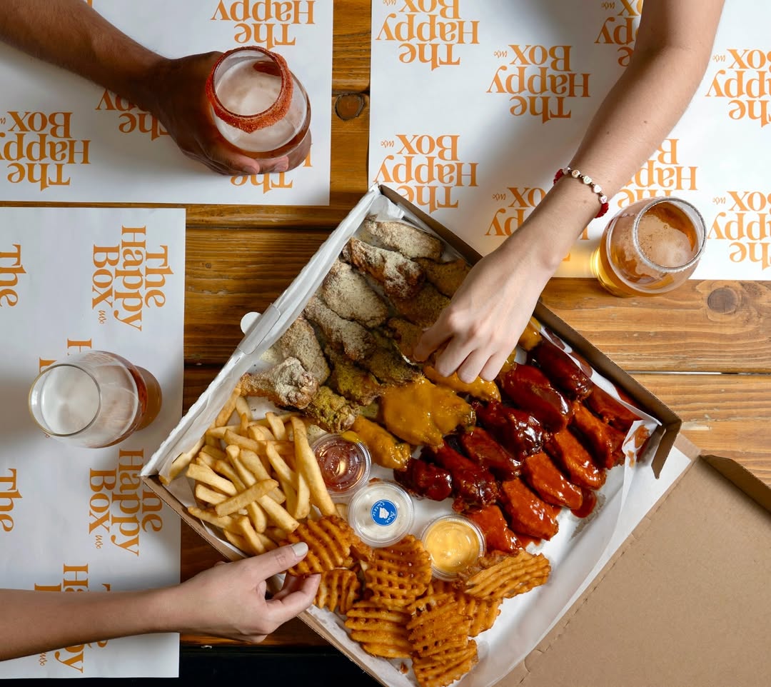 boneless y alitas en the happy box